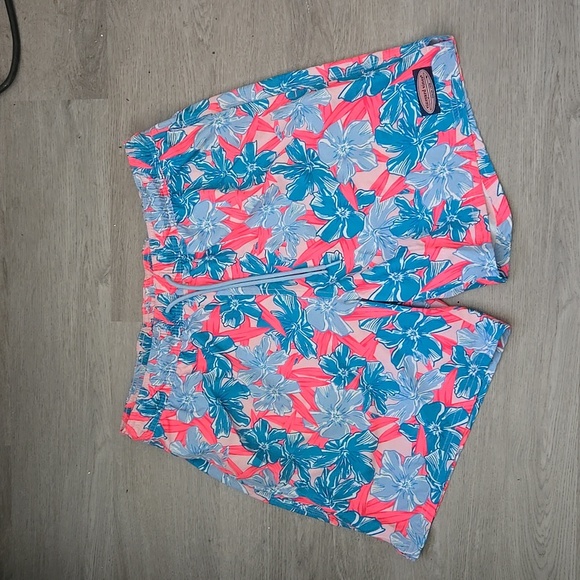 Vineyard Vines Oleander 7" Chappy Swim Trunks - Picture 2 of 5